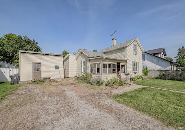 Photo 2 of Sale Pending at 365 N Line St, Columbia City, IN 46725 | MLS# 202635833 | Listing updated on 2026-09-13
