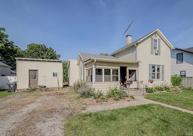 Photo 3 of Sale Pending at 365 N Line St, Columbia City, IN 46725 | MLS# 202635833 | Listing updated on 2026-09-13