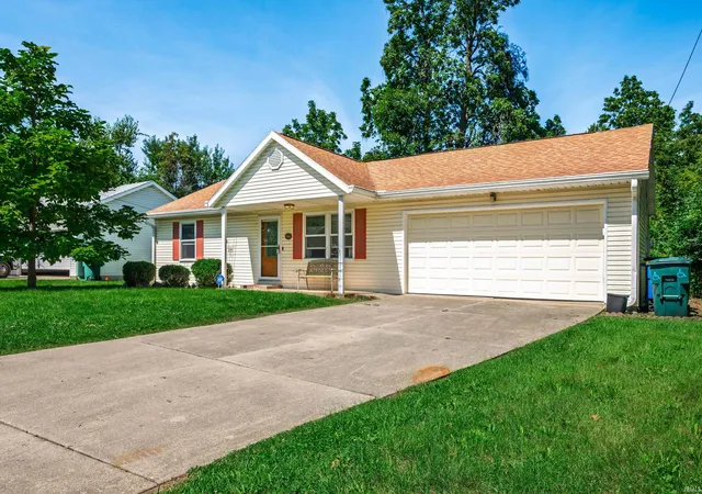 Photo 2 of Manufactured home for sale at 402 W Cromer Ave, Muncie, IN 47303 | MLS# 202635859 | Listing updated on 2026-08-31
