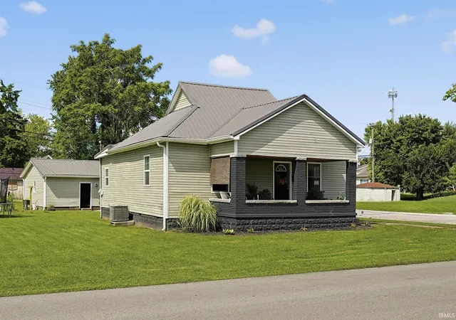 Photo 2 of Manufactured home for sale at 401 W Grissom Ave, Mitchell, IN 47446 | MLS# 202635861 | Listing updated on 2026-08-31