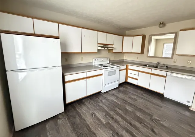 Photo 3 of Condo for sale at 1377 W Allen St #E5, Bloomington, IN 47403 | MLS# 202635866 | Listing updated on 2026-09-01