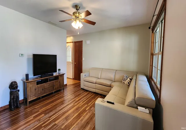 Photo 4 of Sale Pending at 101 Southgate St, Loogootee, IN 47553 | MLS# 202635869 | Listing updated on 2026-09-21