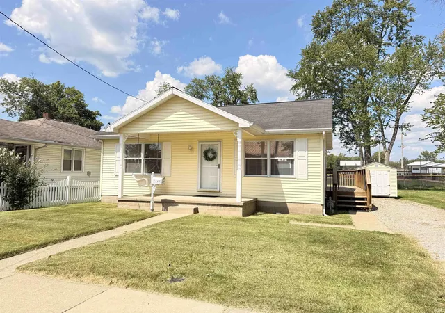 Photo 2 of Sale Pending at 617 W Sycamore St, Boonville, IN 47601 | MLS# 202635878 | Listing updated on 2026-09-04