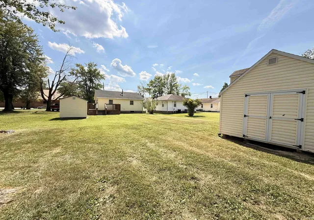 Photo 3 of Sale Pending at 617 W Sycamore St, Boonville, IN 47601 | MLS# 202635878 | Listing updated on 2026-09-04