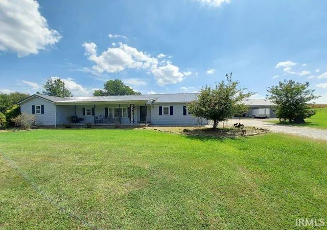 Manufactured home for sale at 2940 E 550 South, Huntingburg, IN 47542 | MLS# 202635879