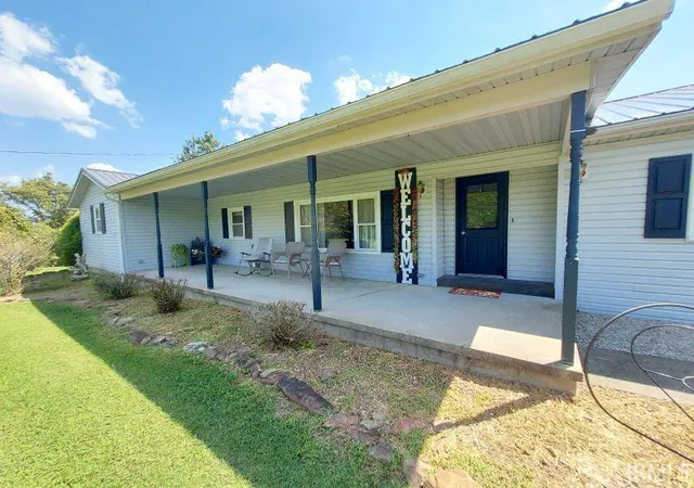 Photo 3 of Manufactured home for sale at 2940 E 550 South, Huntingburg, IN 47542 | MLS# 202635879 | Listing updated on 2026-09-09