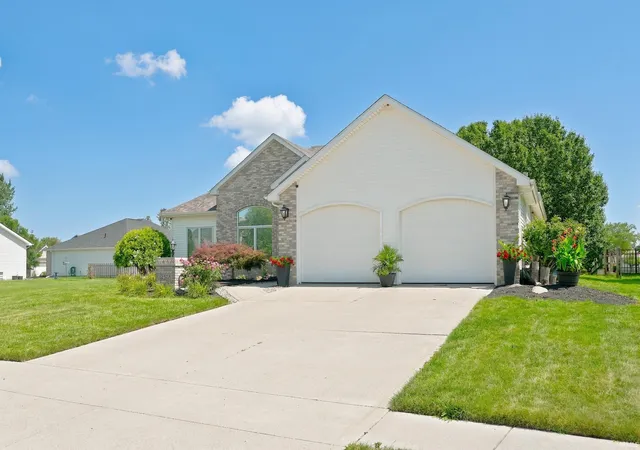 Photo 2 of Sale Pending at 12528 Niblick Landing, Fort Wayne, IN 46818 | MLS# 202635886 | Listing updated on 2026-09-02