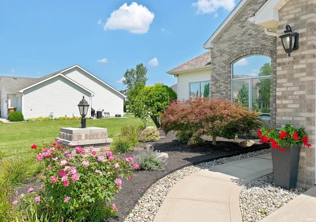 Photo 3 of Sale Pending at 12528 Niblick Landing, Fort Wayne, IN 46818 | MLS# 202635886 | Listing updated on 2026-09-02