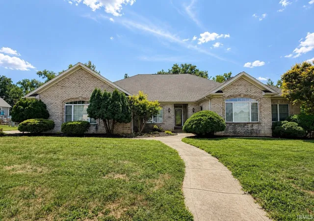 Photo 1 of Sale Pending at 1504 Regents Park Rd, Evansville, IN 47710 | MLS# 202635888 | Listing updated on 2026-09-10