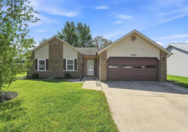 Photo 3 of Sale Pending at 2002 Bedford Ct, Huntington, IN 46750 | MLS# 202635893 | Listing updated on 2026-10-03