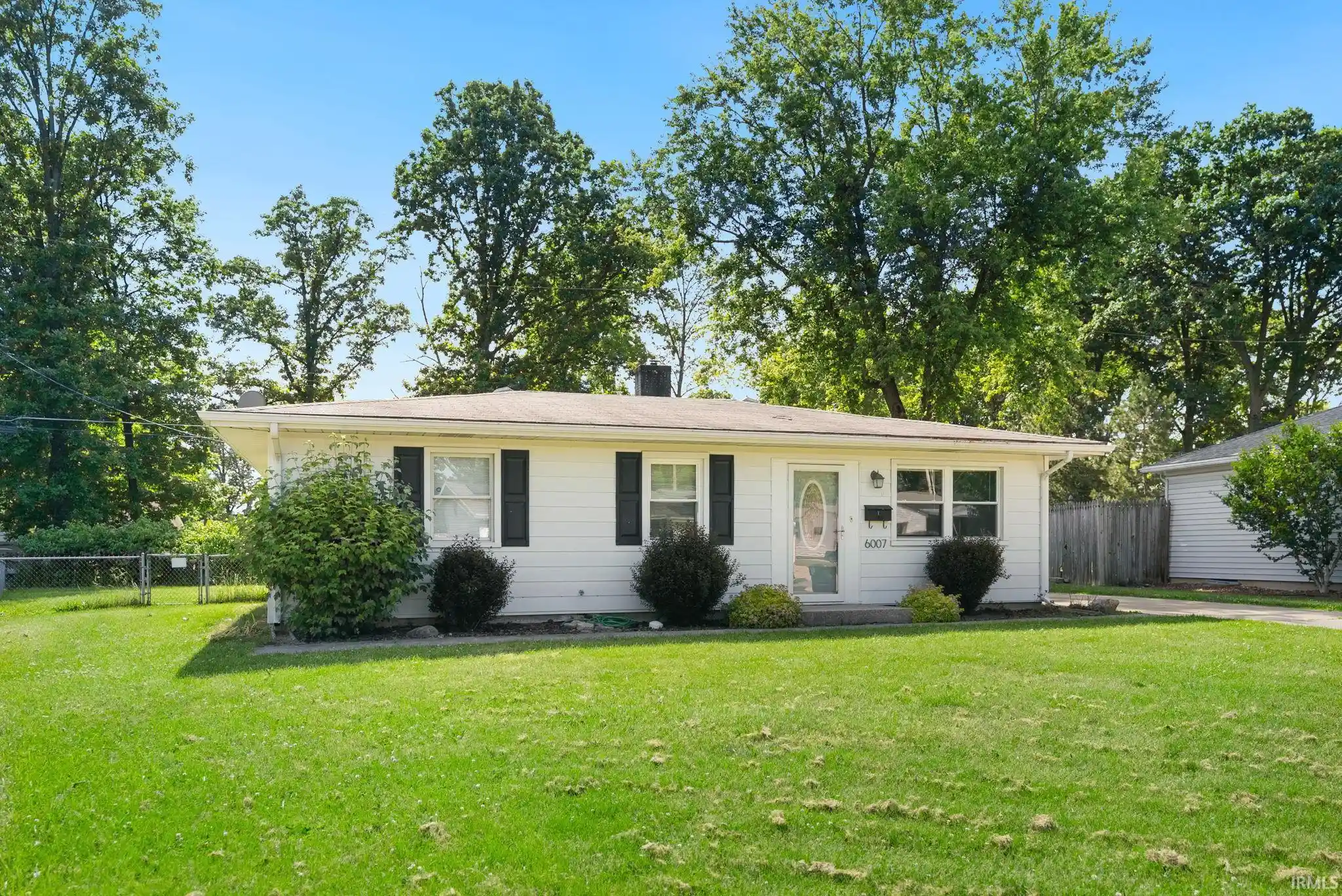 Manufactured home for sale at 6007 Westhampton Dr, Fort Wayne, IN 46825 | MLS# 202636323