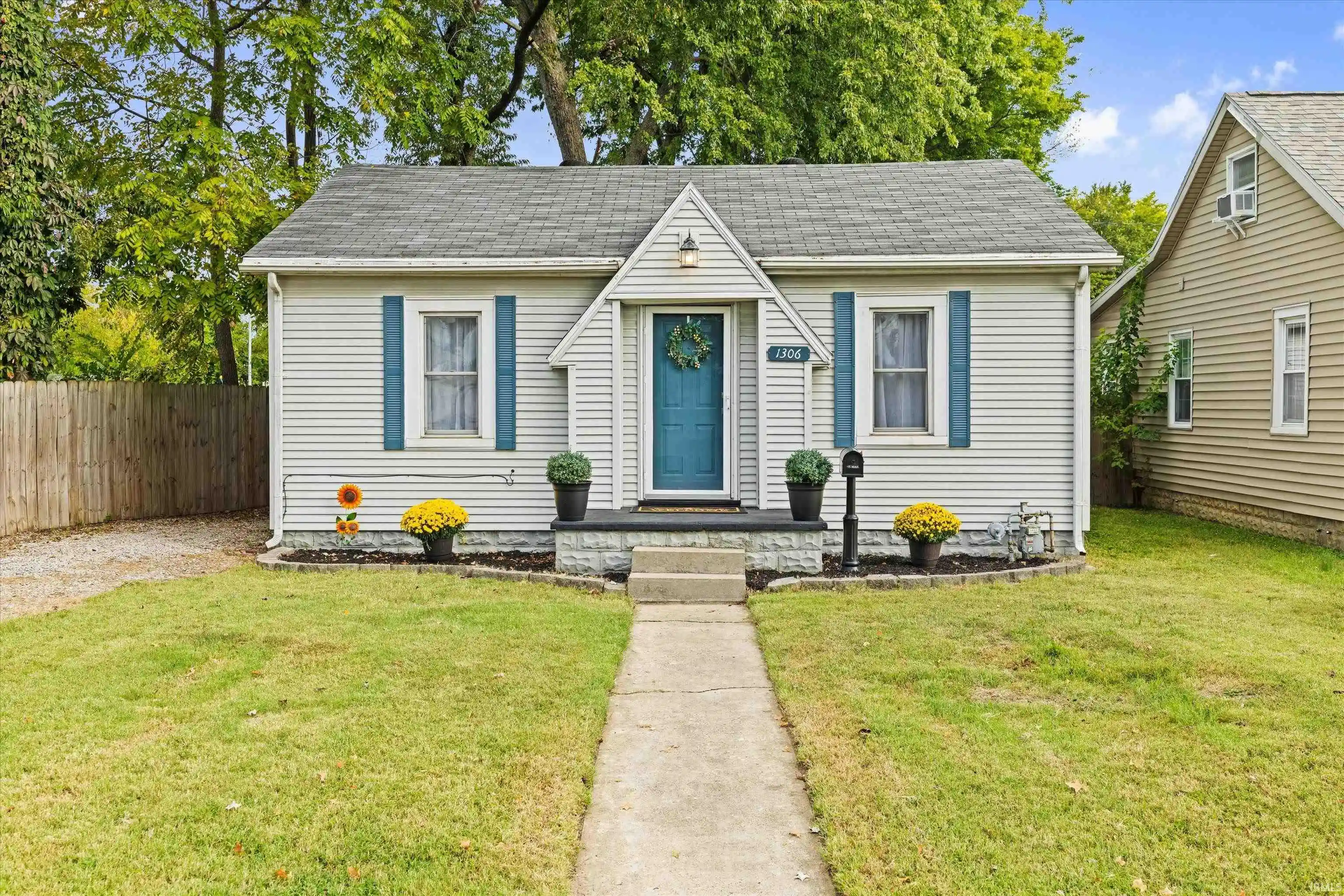 Photo 1 of Sale Pending at 1306 E Missouri St, Evansville, IN 47711 | MLS# 202642731 | Listing updated on 2026-10-17