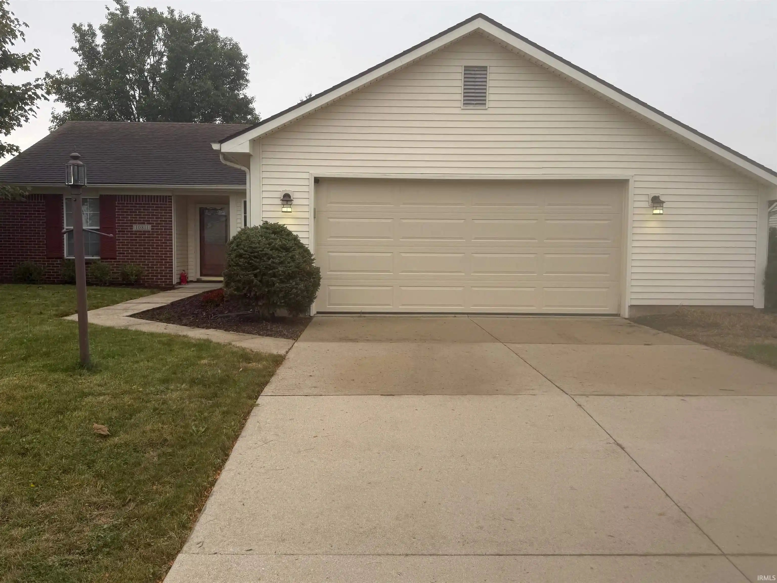 Manufactured home for sale at 10811 Lake Shasta Ct, Fort Wayne, IN 46804 | MLS# 202642878