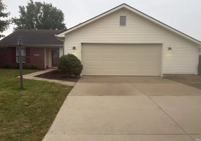 Manufactured home for sale at 10811 Lake Shasta Ct, Fort Wayne, IN 46804 | MLS# 202642878