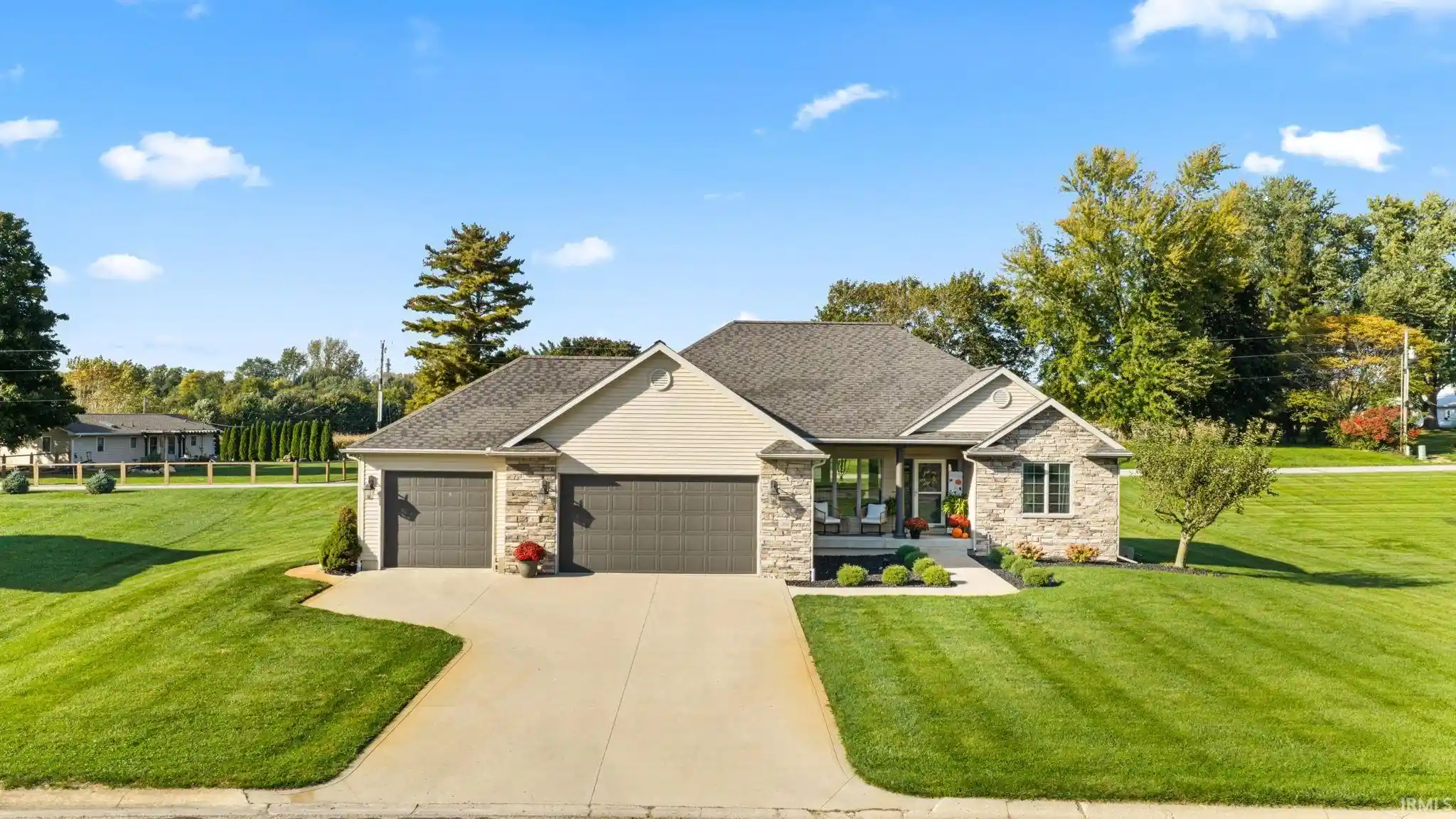 Manufactured home for sale at 3801 S Elaine Dr, Warsaw, IN 46580 | MLS# 202642927