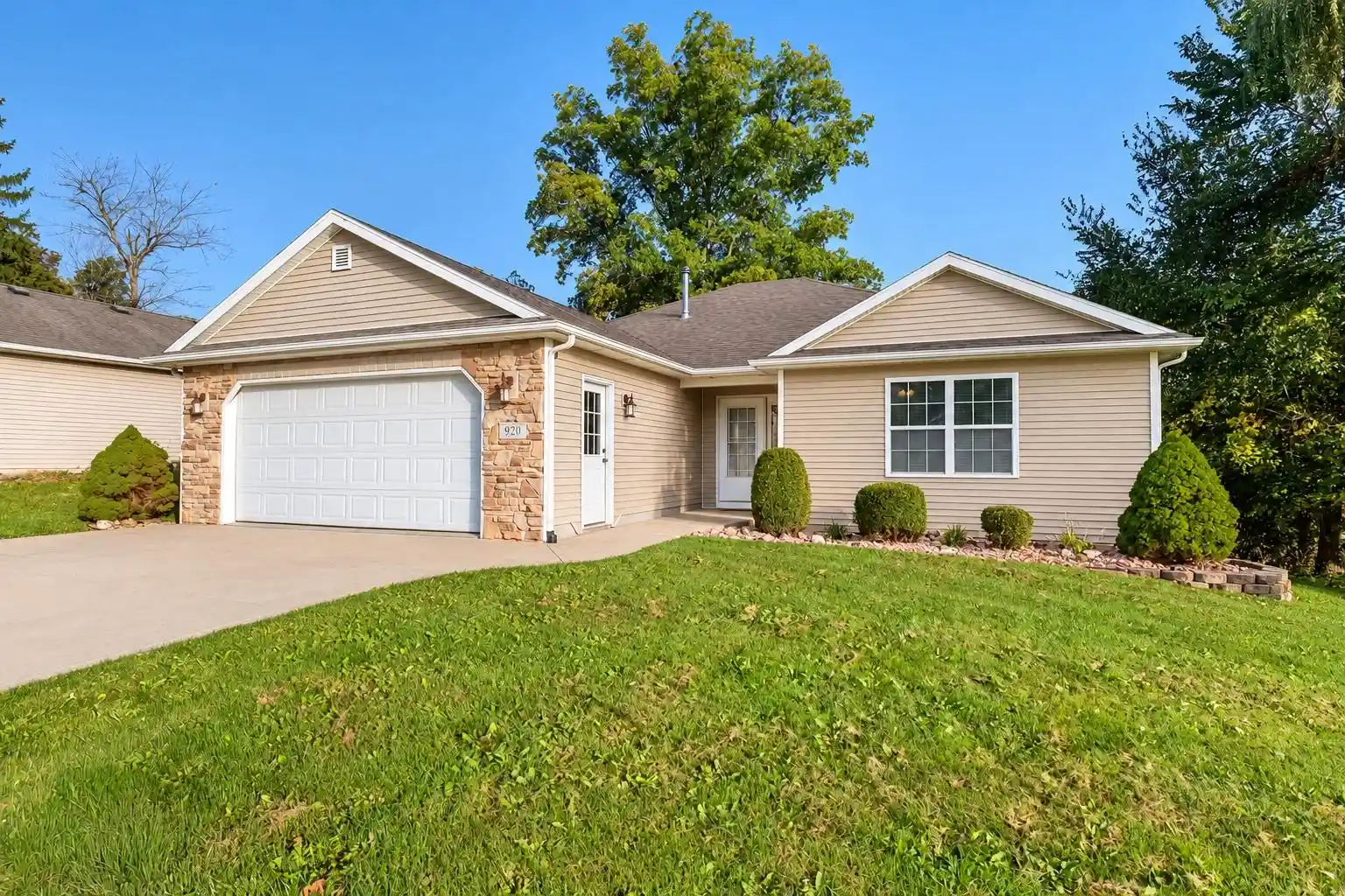 Manufactured home for sale at 920 Fox Lake Rd, Angola, IN 46703 | MLS# 202642968