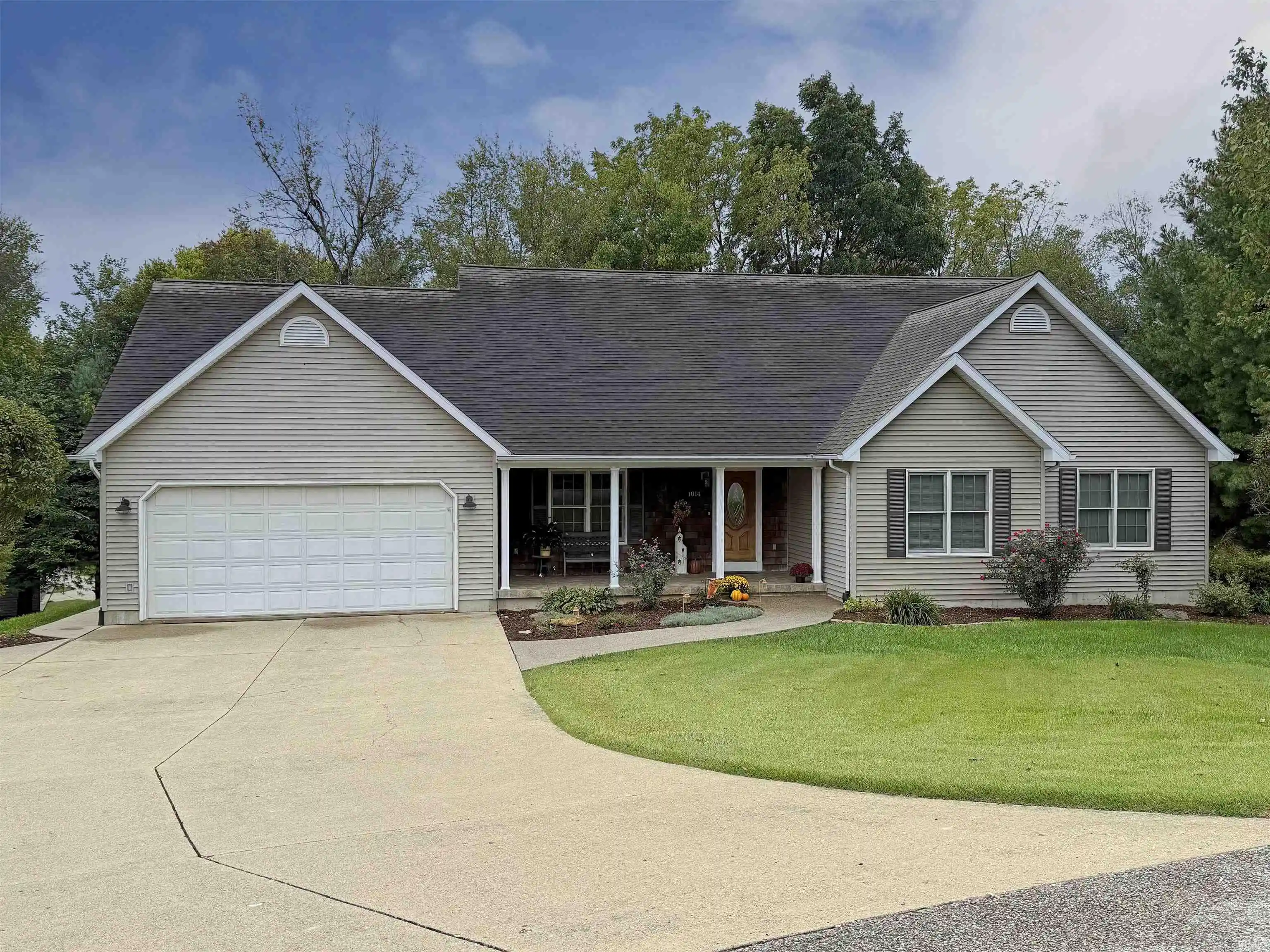 Manufactured home for sale at 1014 N Vista Dr, Vincennes, IN 47591 | MLS# 202643050