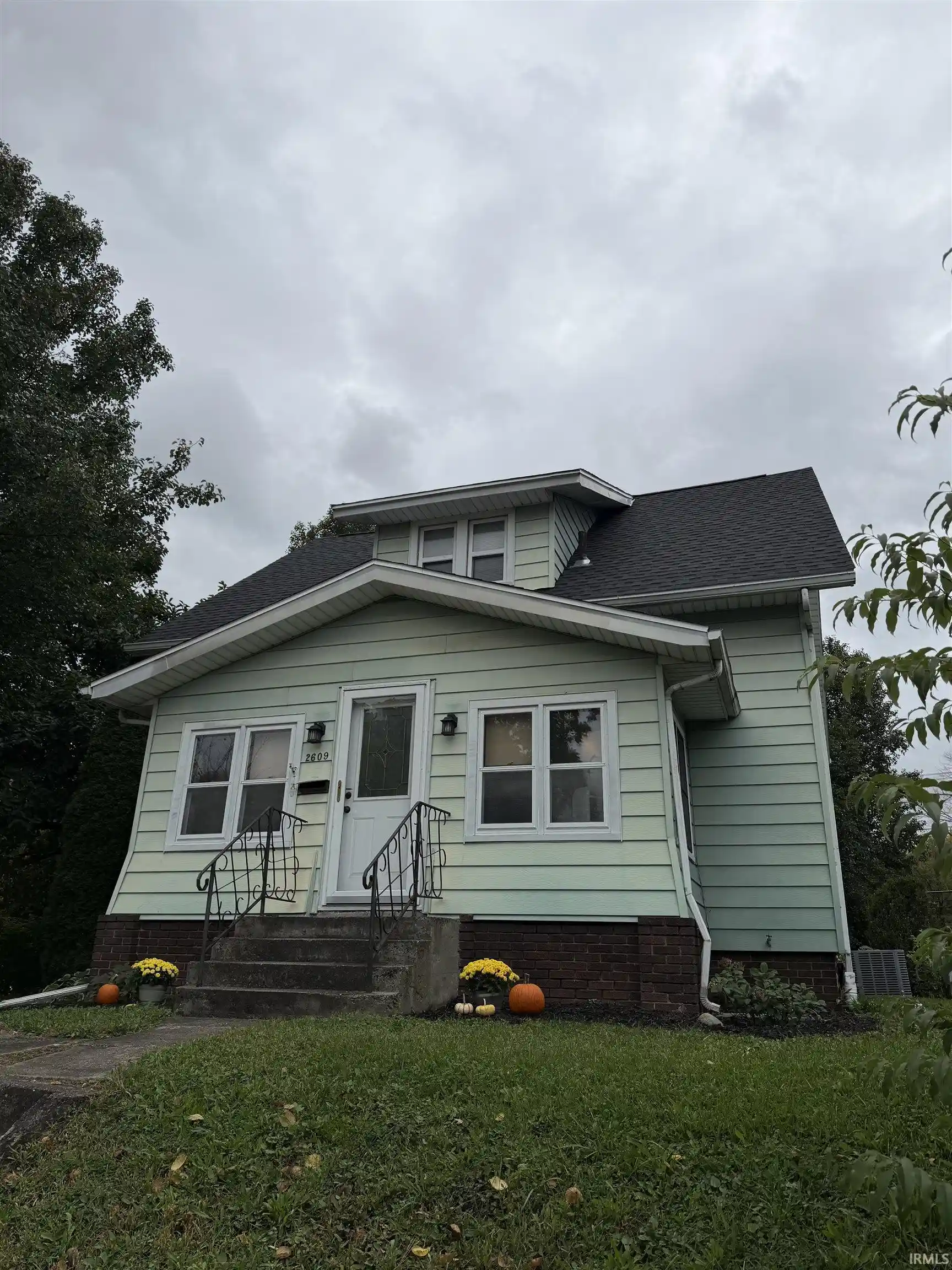 Photo 1 of Manufactured home for sale at 2609 Wells St, Fort Wayne, IN 46808 | MLS# 202643089 | Listing updated on 2026-10-29