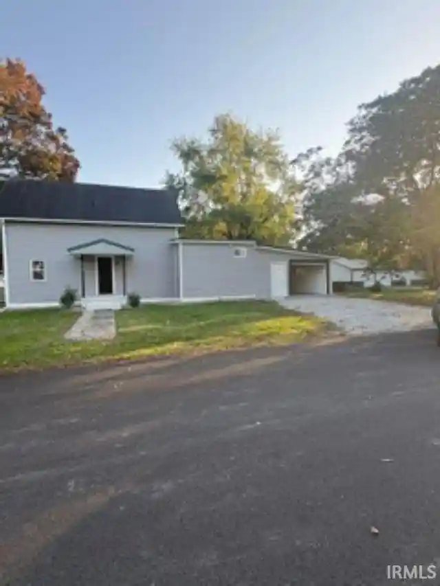 Photo 1 of Manufactured home for sale at 613 E Central St, Akron, IN 46910 | MLS# 202643148 | Listing updated on 2026-10-17