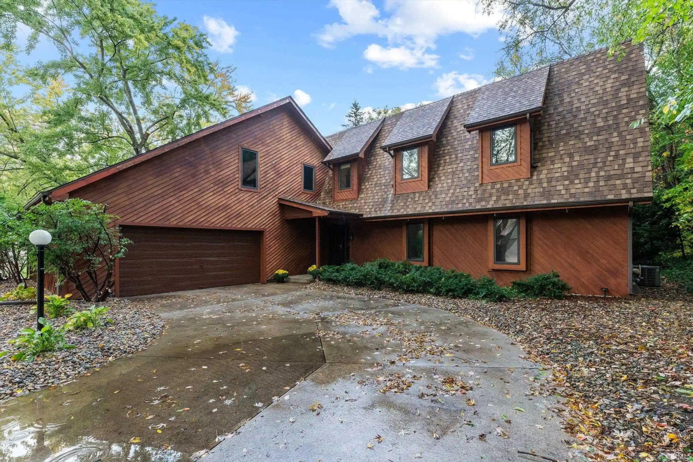 Photo 1 of Single family home for sale at 50900 Briarwood Ct, Granger, IN 46530 | MLS# 202643192 | Listing updated on 2026-10-26