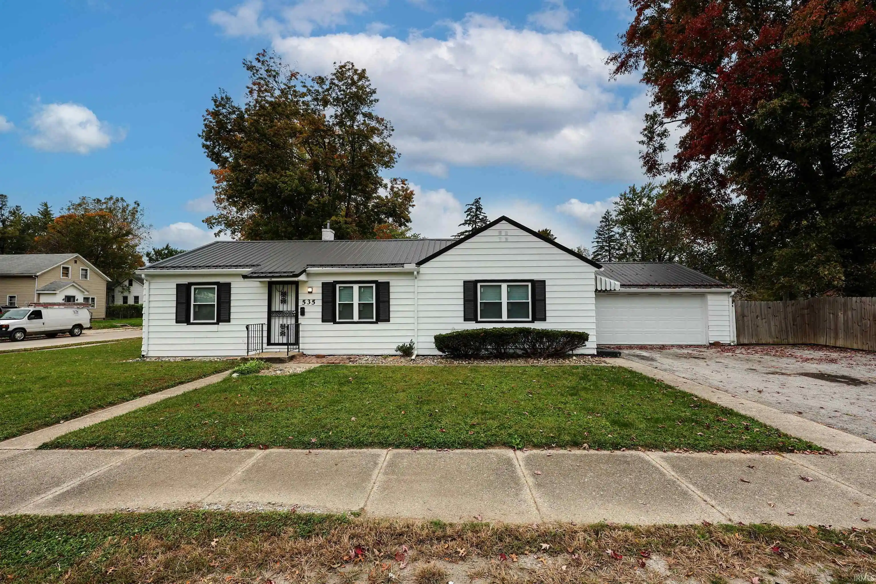 Photo 1 of Sale Pending at 535 E Sherwood Ter, Fort Wayne, IN 46806 | MLS# 202643279 | Listing updated on 2026-10-20