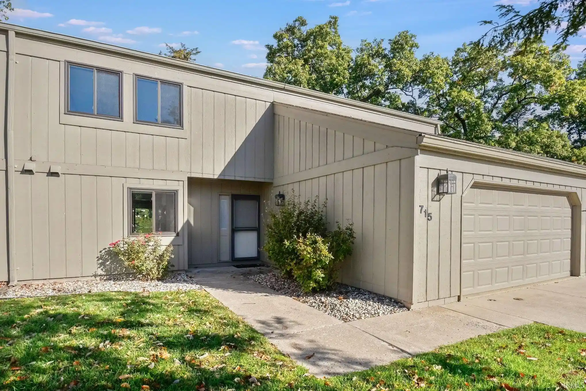Photo 1 of Condo for sale at 715 Vistula Ter #1, Mishawaka, IN 46544 | MLS# 202643442 | Listing updated on 2026-10-20