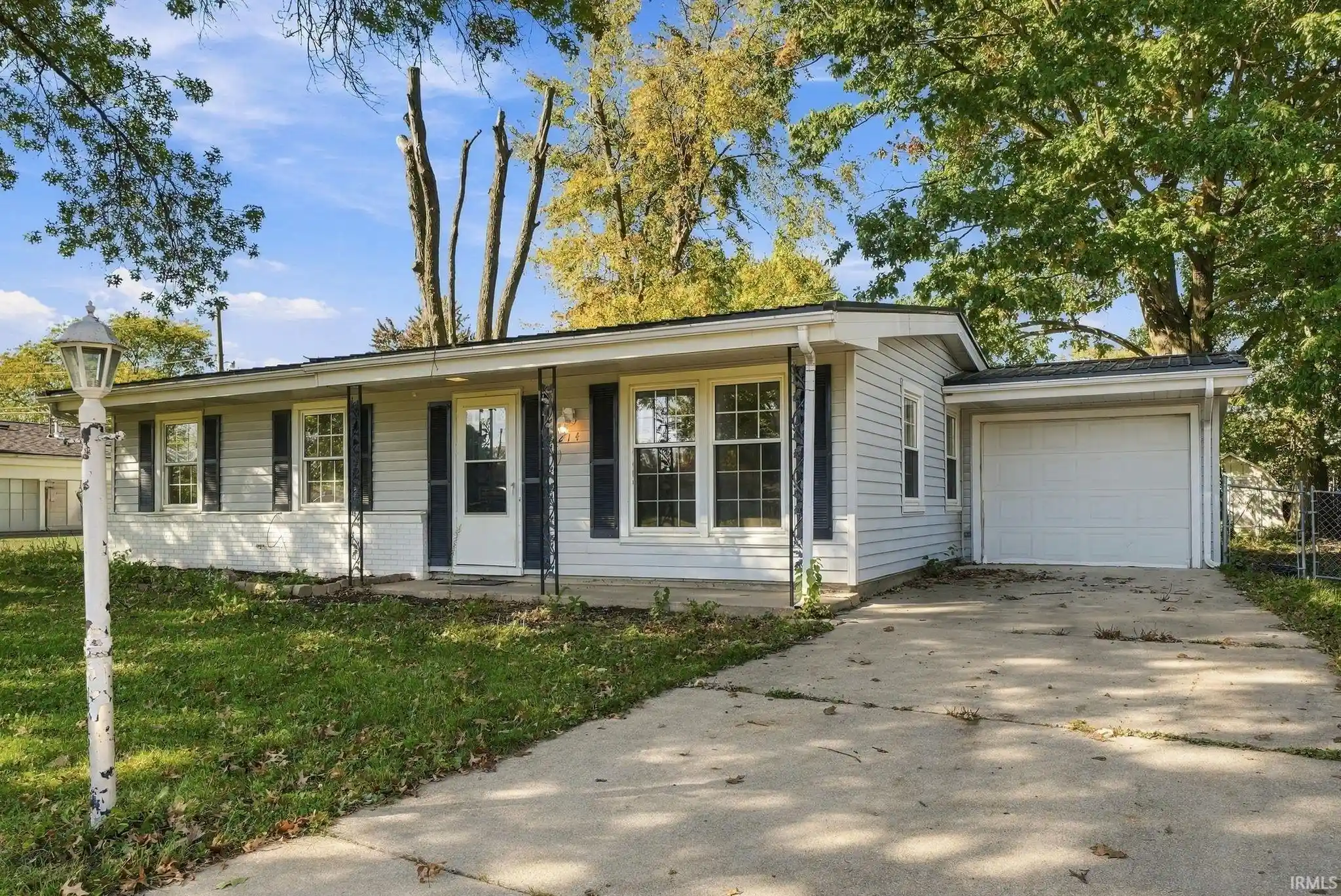 Manufactured home for sale at 214 W Crown Ln, Fort Wayne, IN 46807 | MLS# 202643461