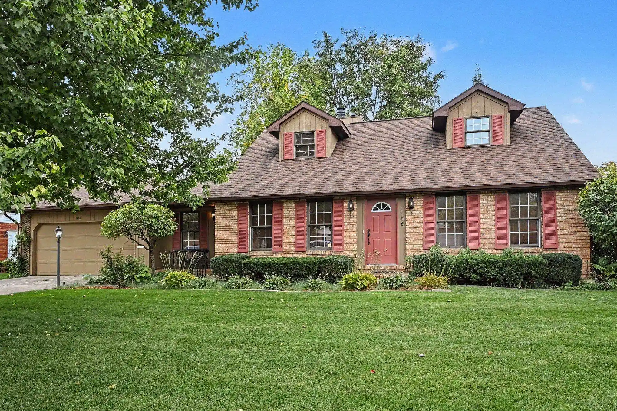 Manufactured home for sale at 1106 Clermont Dr, South Bend, IN 46617 | MLS# 202643597