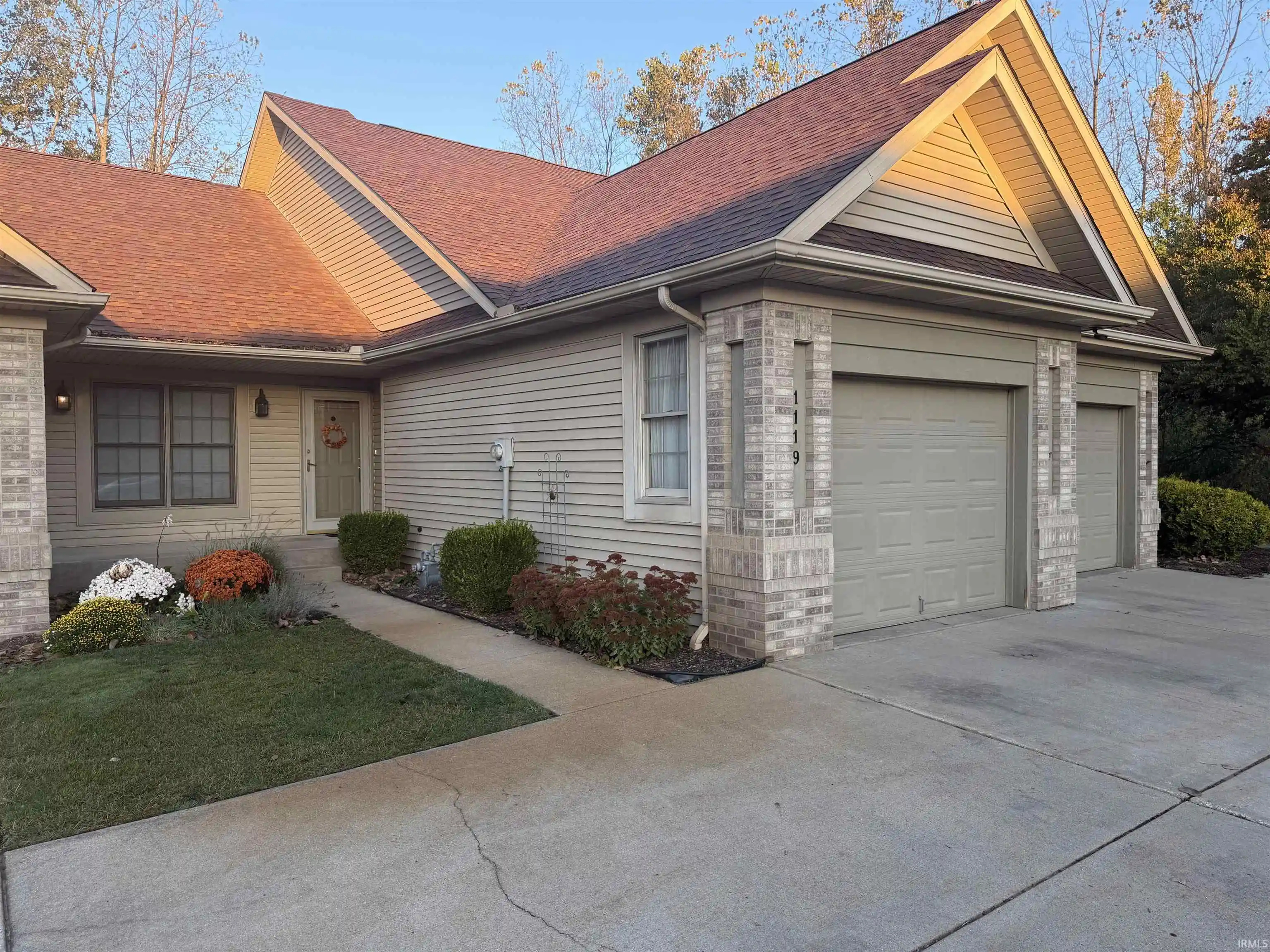 Condo for sale at 1119 Diamond Dr, Mishawaka, IN 46544 | MLS# 202643634