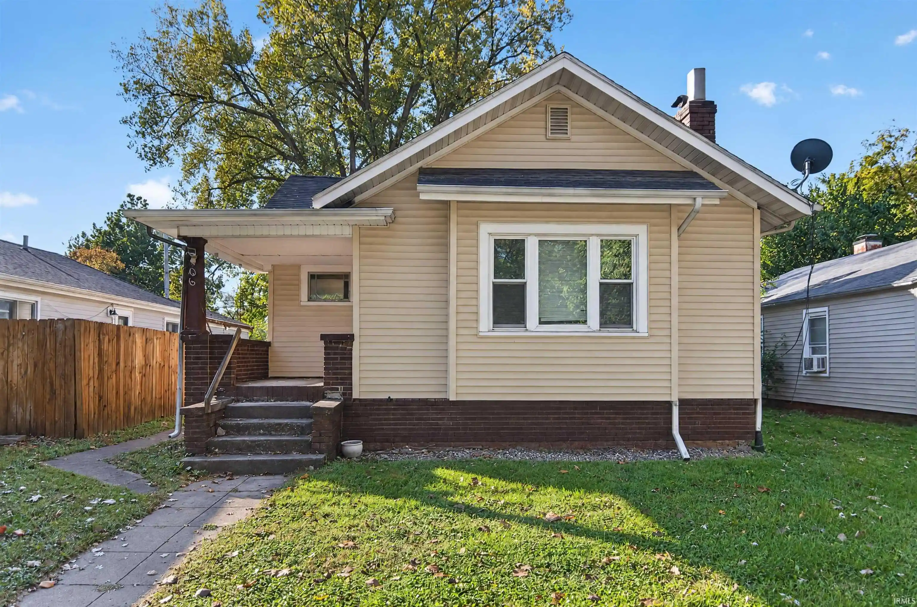 Manufactured home for sale at 1106 Roosevelt St, South Bend, IN 46616 | MLS# 202643751