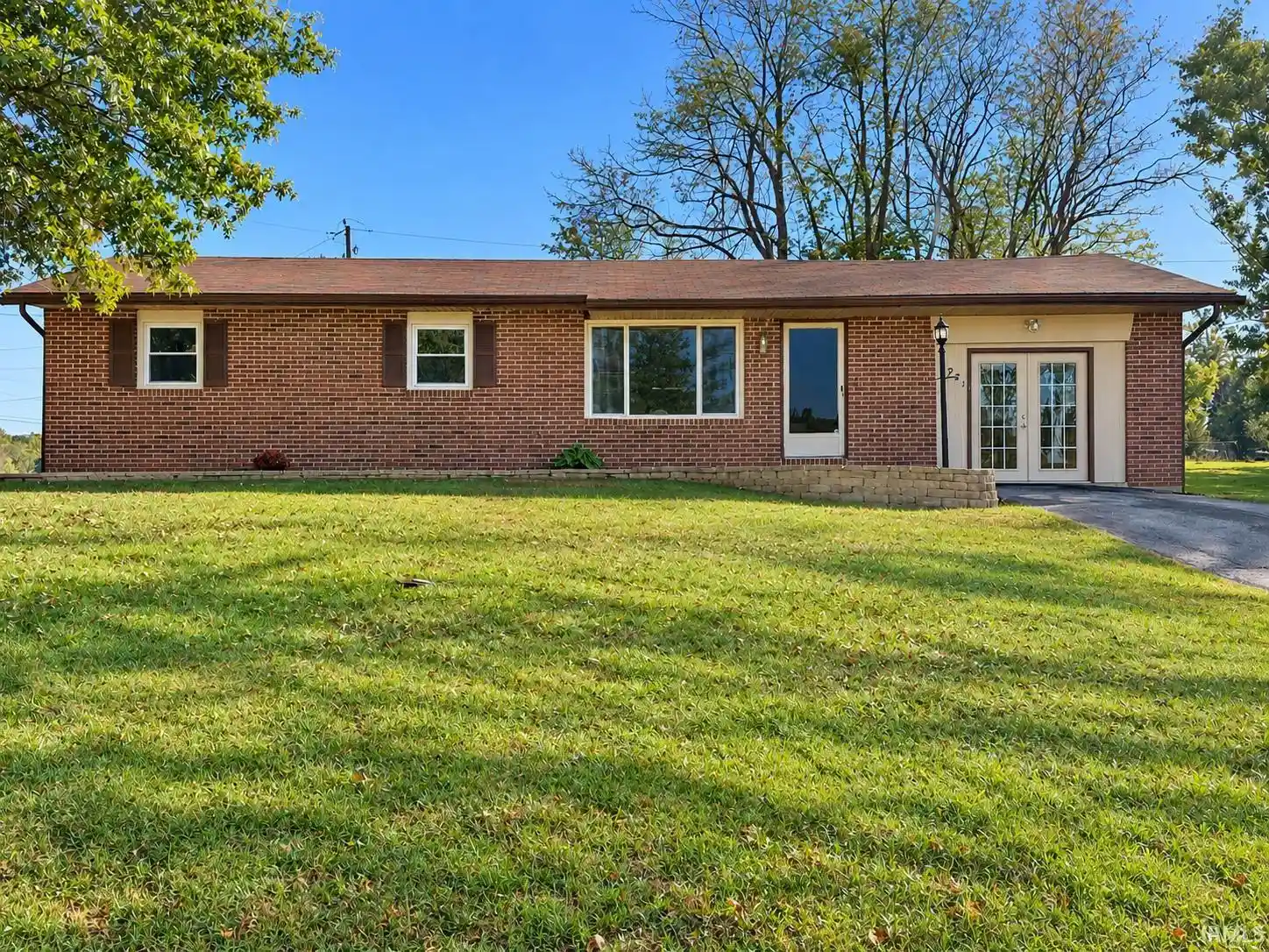 Manufactured home for sale at 3721 S Gillham Dr, Bloomington, IN 47403 | MLS# 202644037
