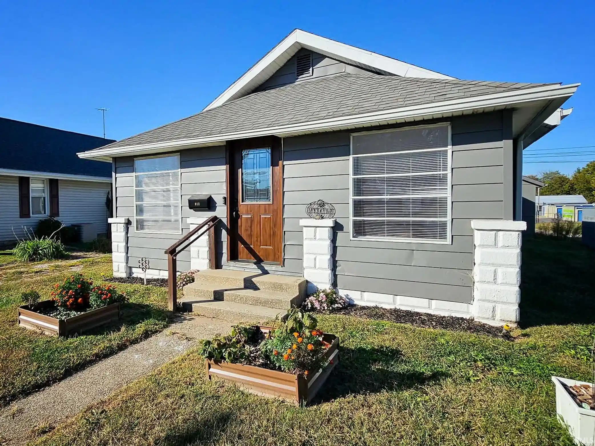 Manufactured home for sale at 912 E Broadway St, Princeton, IN 47670 | MLS# 202644074