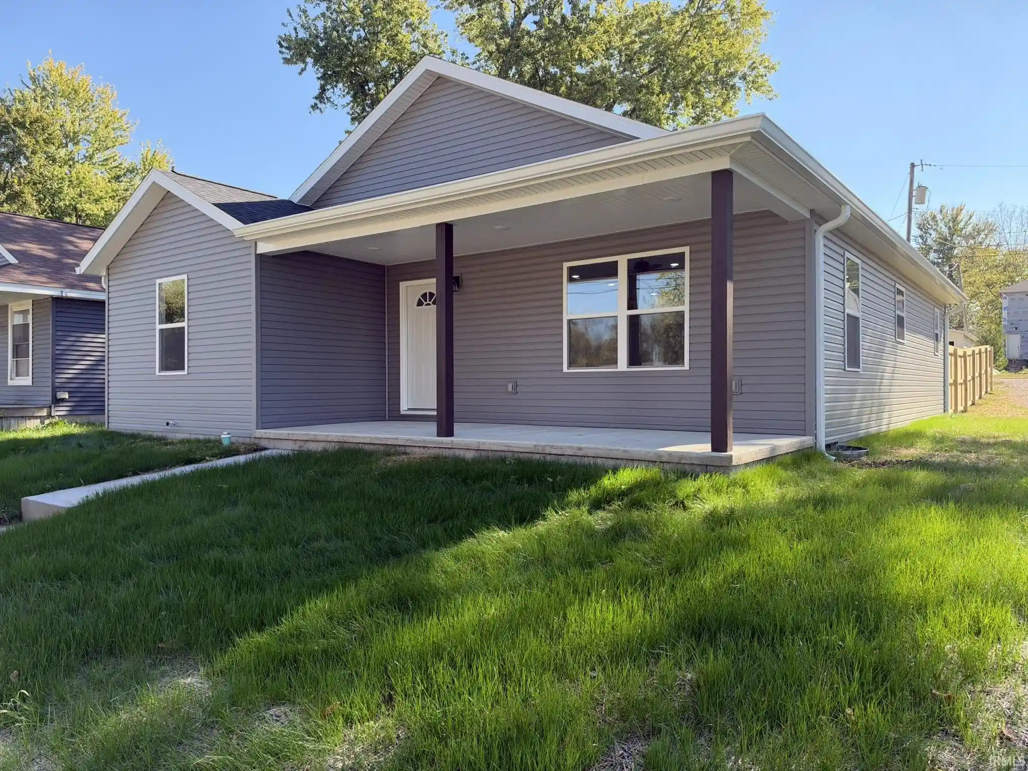 Manufactured home for sale at 621 W Walnut St, Washington, IN 47501 | MLS# 202644113