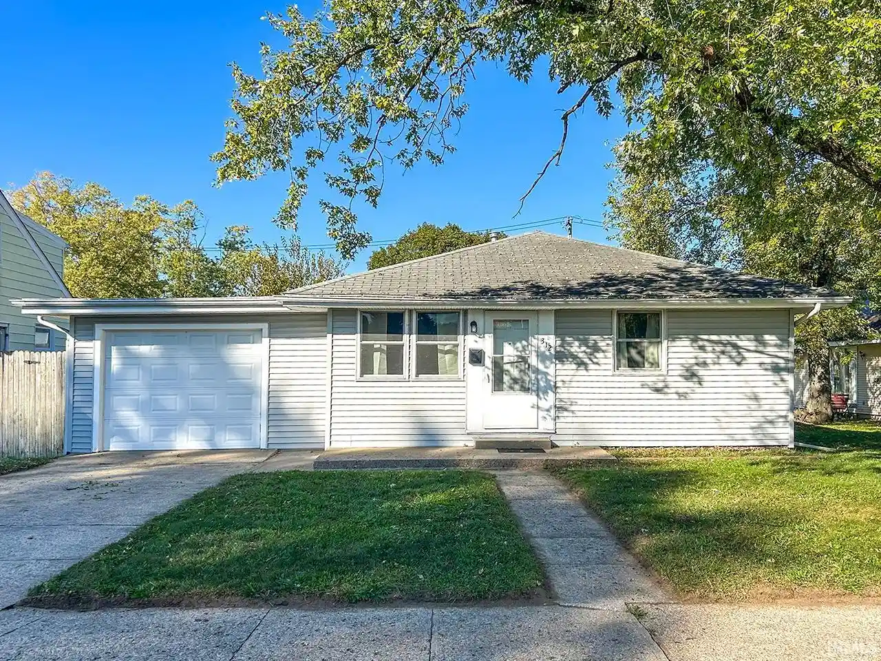 Manufactured home for sale at 312 E Lowell Ave, Mishawaka, IN 46545 | MLS# 202644135
