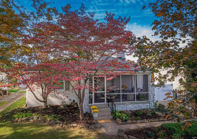 Photo 1 of Sale Pending at 629 S Villa Dr, Evansville, IN 47714 | MLS# 202644457 | Listing updated on 2026-10-30