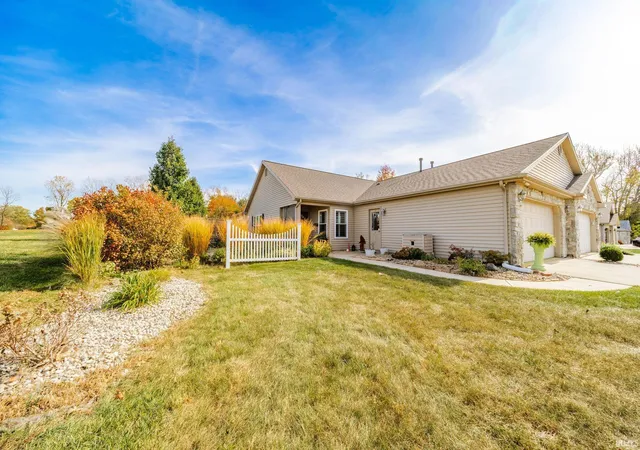 Manufactured home for sale at 12 Clubview Dr, Hartford City, IN 47348 | MLS# 202644534