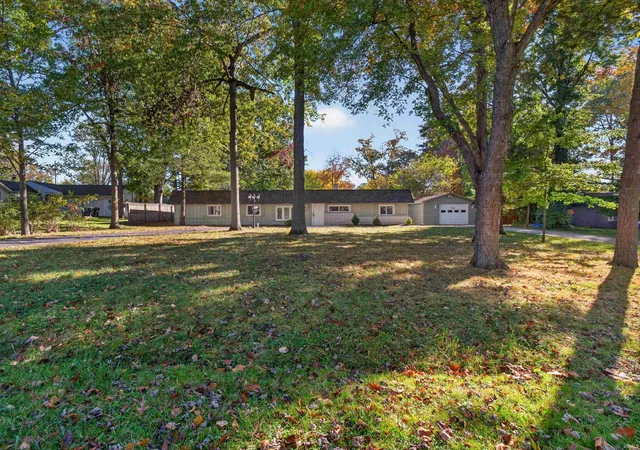 Manufactured home for sale at 3209 Westlawn Dr, Fort Wayne, IN 46804 | MLS# 202644560