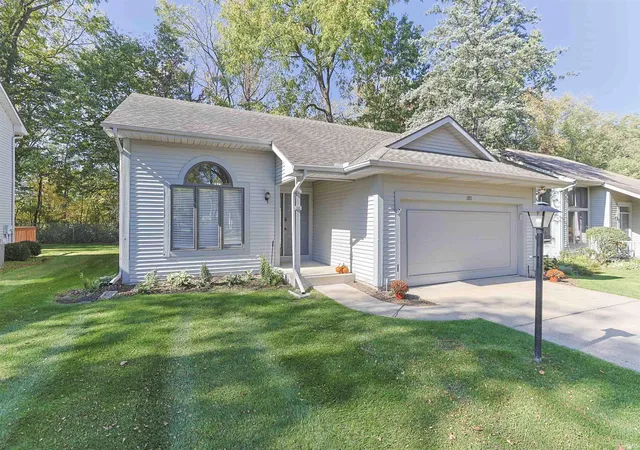 Photo 1 of Condo for sale at 1911 Creekwood Dr, South Bend, IN 46635 | MLS# 202644716 | Listing updated on 2026-10-30