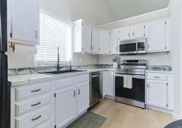 Photo 3 of Condo for sale at 1911 Creekwood Dr, South Bend, IN 46635 | MLS# 202644716 | Listing updated on 2026-10-30