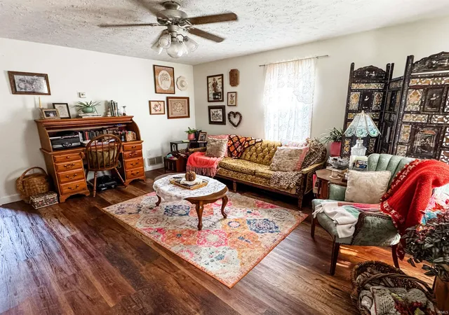 Photo 3 of Single family home for sale at 412 E Maple St, Washington, IN 47501 | MLS# 202644755 | Listing updated on 2026-10-30