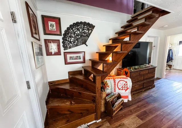 Photo 4 of Single family home for sale at 412 E Maple St, Washington, IN 47501 | MLS# 202644755 | Listing updated on 2026-10-30