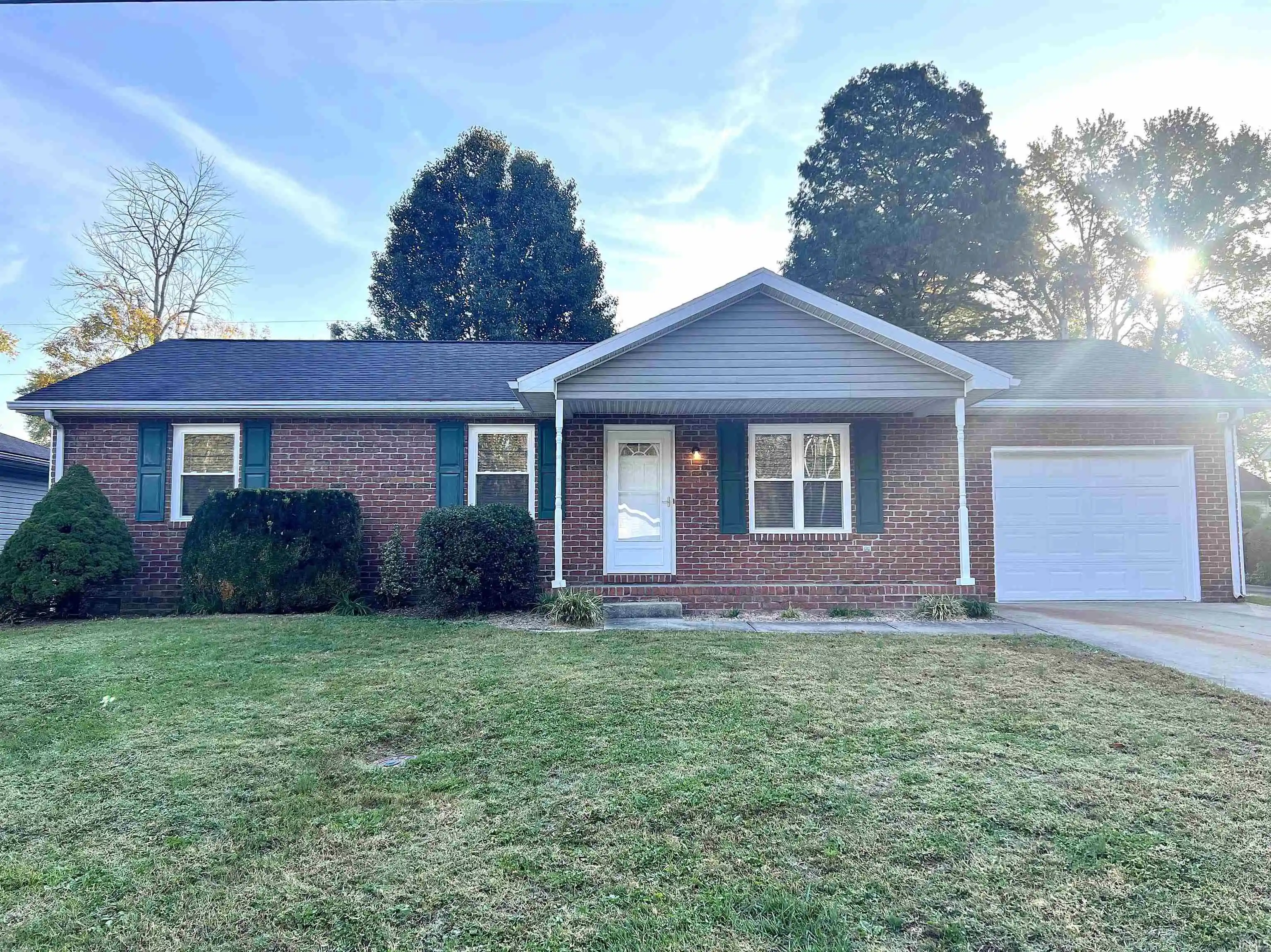 Manufactured home for sale at 5501 N New York Ave, Evansville, IN 47711 | MLS# 202644819