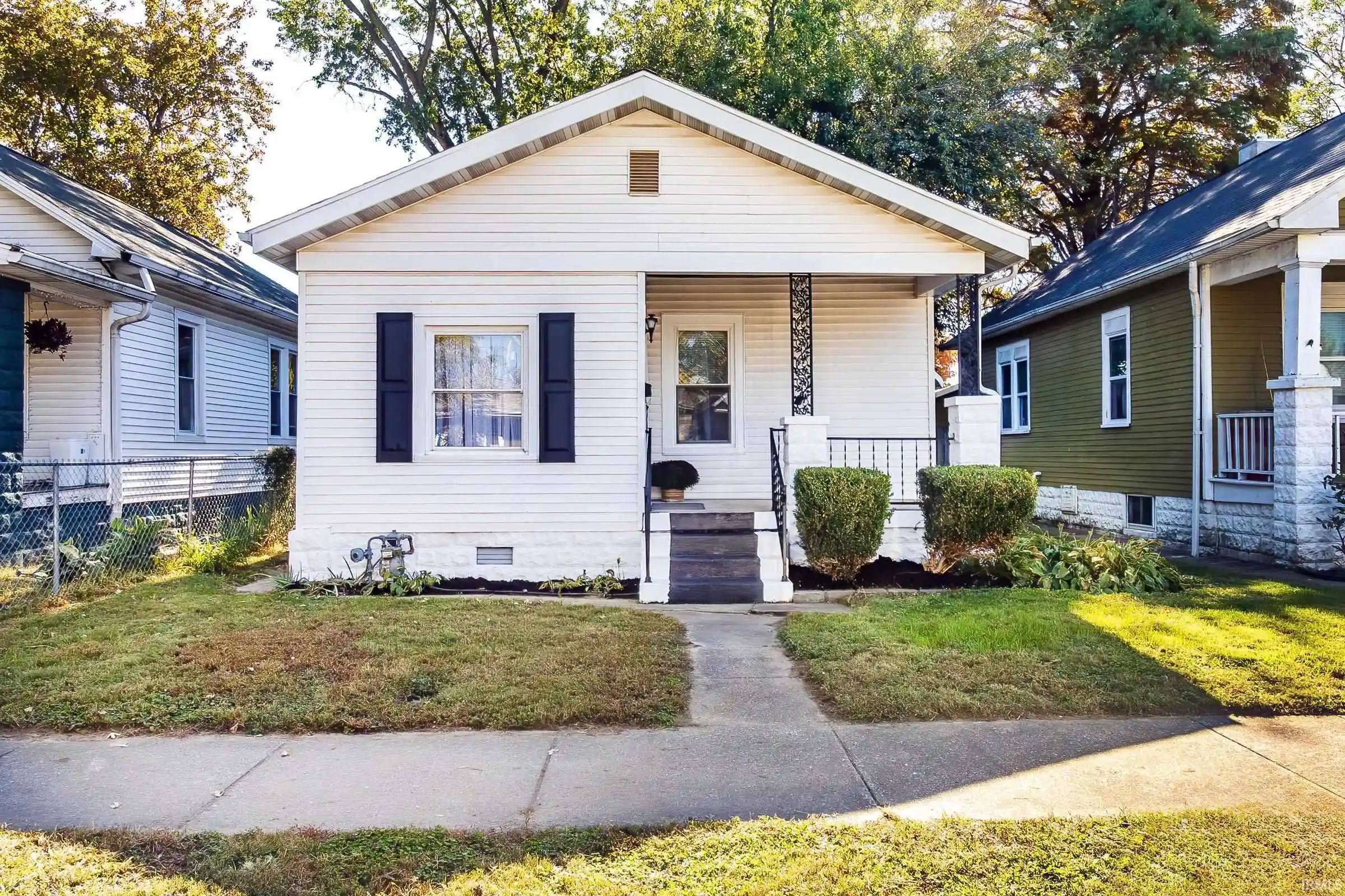 Manufactured home for sale at 725 E Oregon Rd, Evansville, IN 47711 | MLS# 202644910