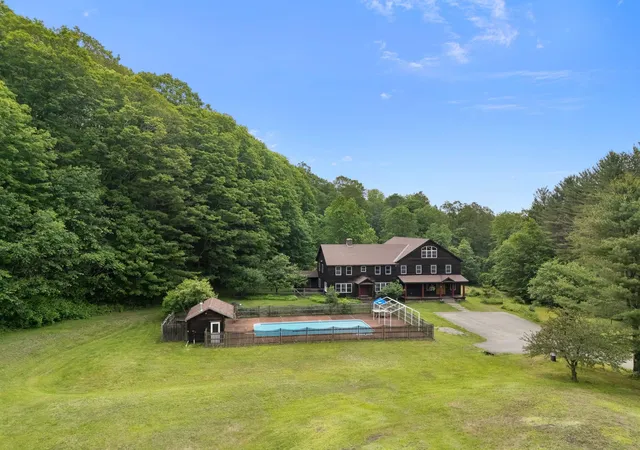 Homes for sale in Brattleboro, VT | 925 Hinesburg Rd, Brattleboro, VT 05301 | MLS# 5045909