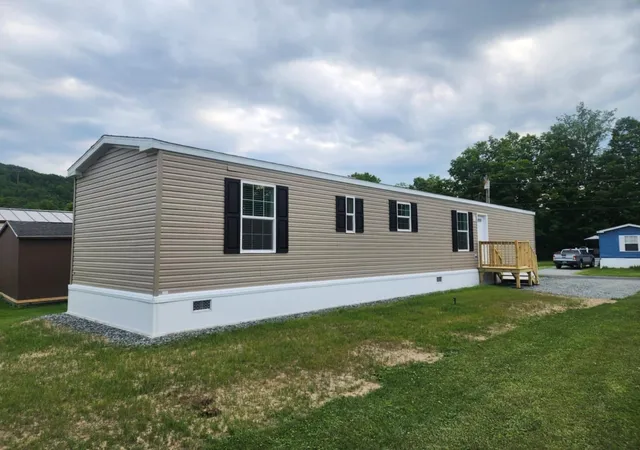 Photo 3 of Manufactured home for sale at 81 Cramton Rd #L-8, Castleton, VT 05735 | MLS# 5050687 | Listing updated on 2026-07-22