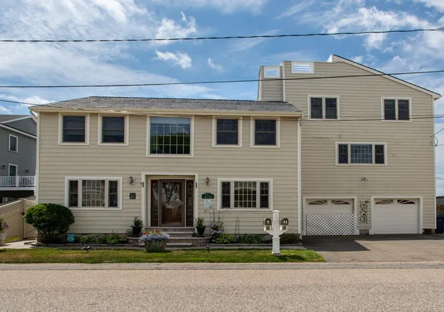Photo 4 of Single family home for sale at 7-11 Redman St, Hampton, NH 03842 | MLS# 5051268 | Listing updated on 2026-05-27