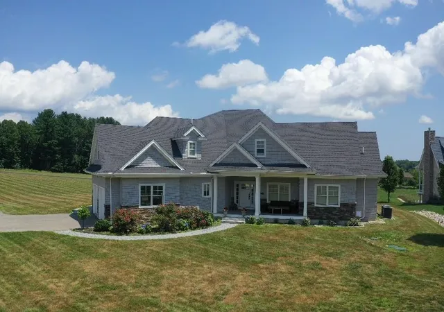 Photo 3 of Single family home for sale at 25 Fosters Dr, Dover, NH 03820 | MLS# 5052525 | Listing updated on 2026-08-25