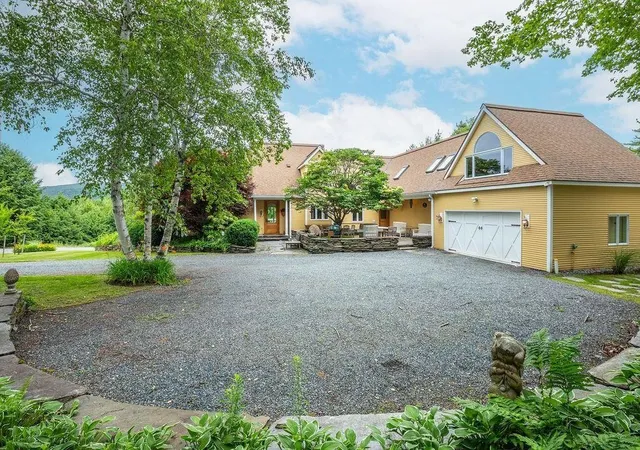Photo 2 of Single family home for sale at 134 Chester Arthur Rd, Quechee, VT 05059 | MLS# 5053412 | Listing updated on 2026-07-17