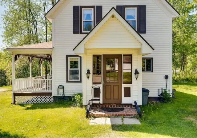 3rd image of 1495 Main St, Pittsburg, NH 03592 | MLS# 5055239
