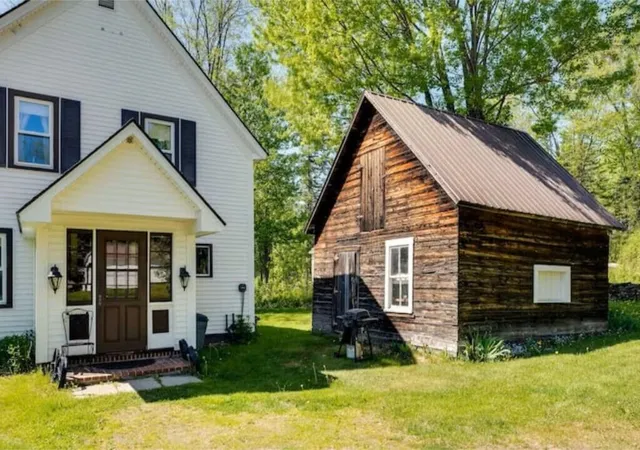 4th image of 1495 Main St, Pittsburg, NH 03592 | MLS# 5055239